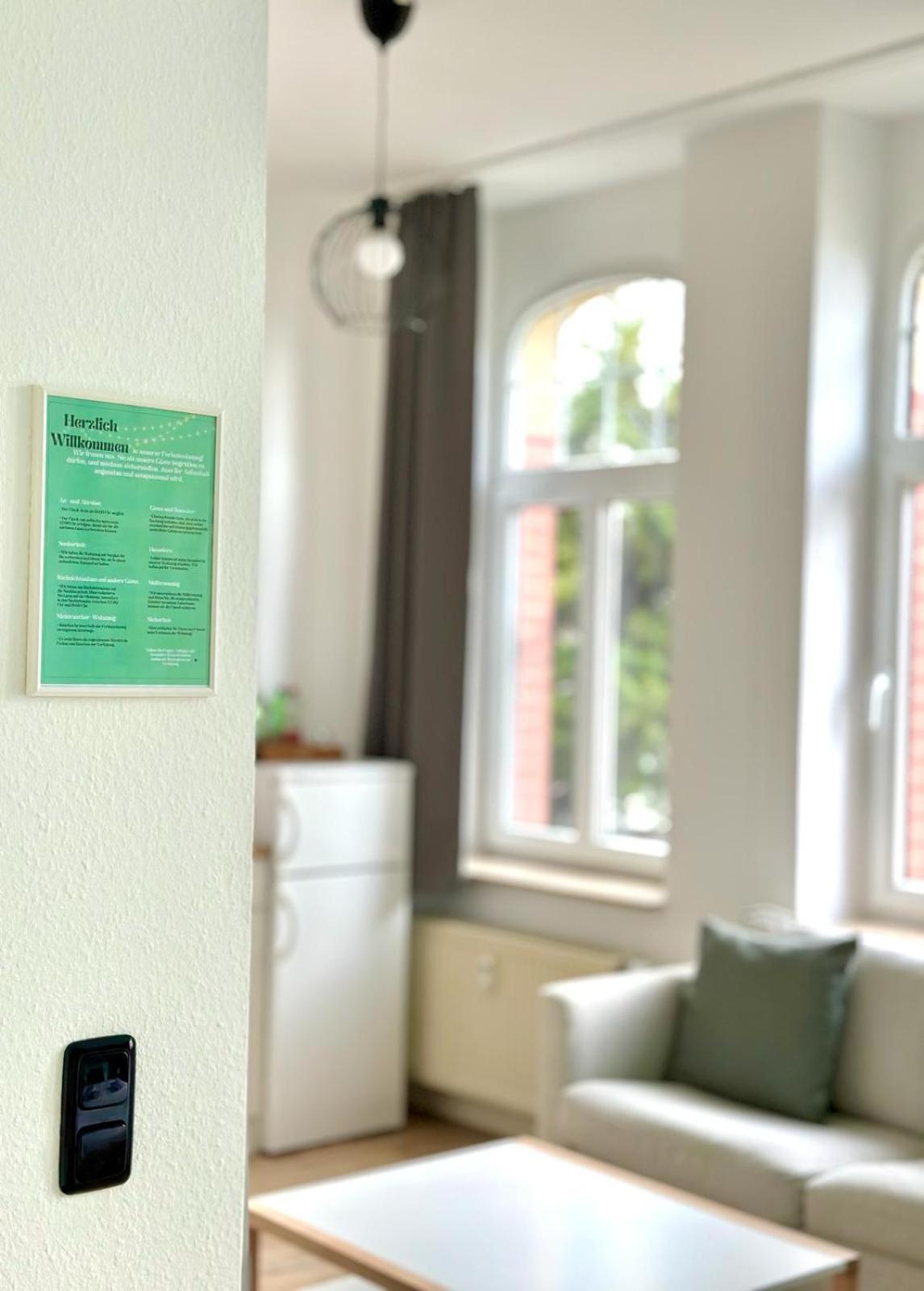 Raha Apartments - Charmantes Studio-Apartment - Hbf - Gratis Parkplatz Erfurt Exteriör bild