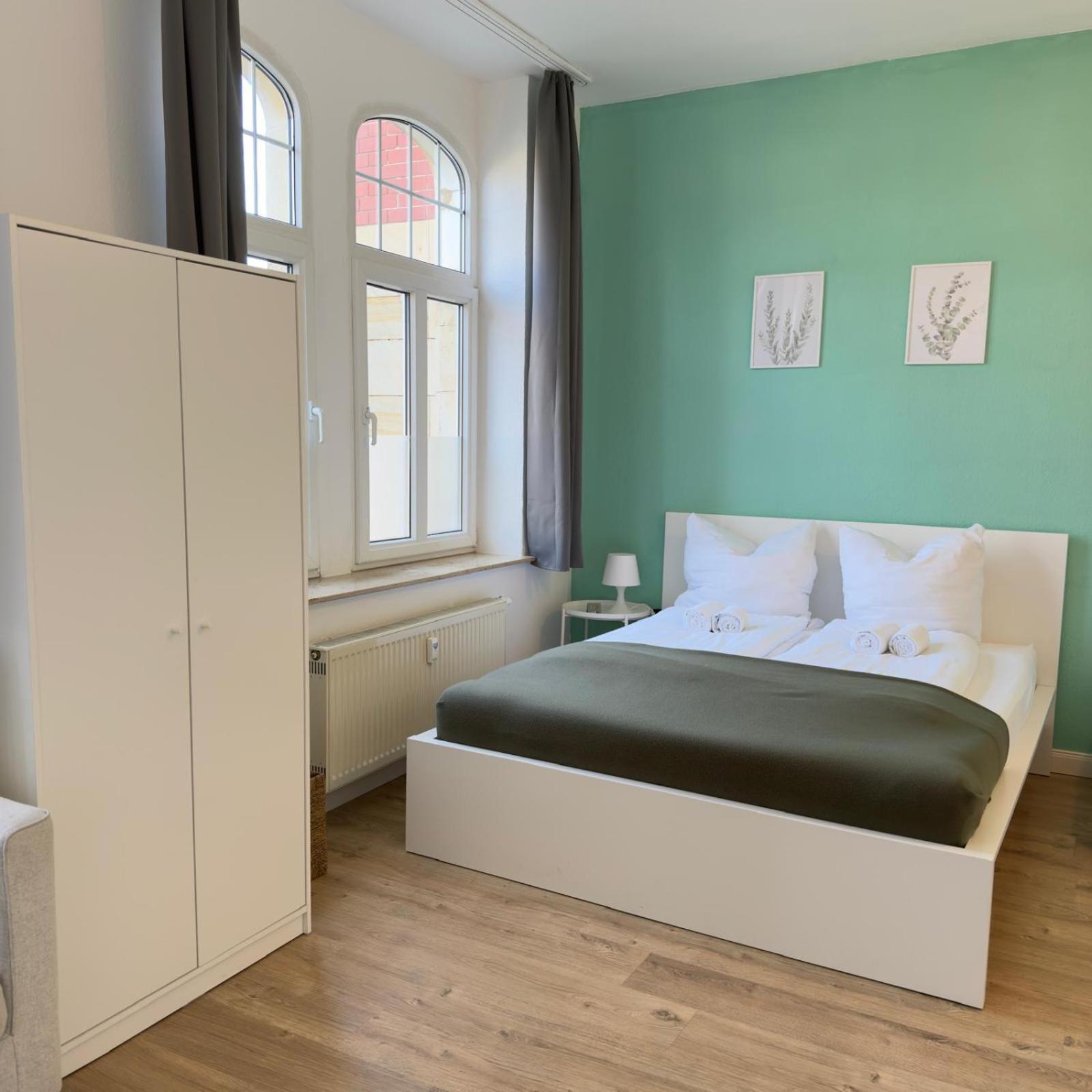 Raha Apartments - Charmantes Studio-Apartment - Hbf - Gratis Parkplatz Erfurt Exteriör bild