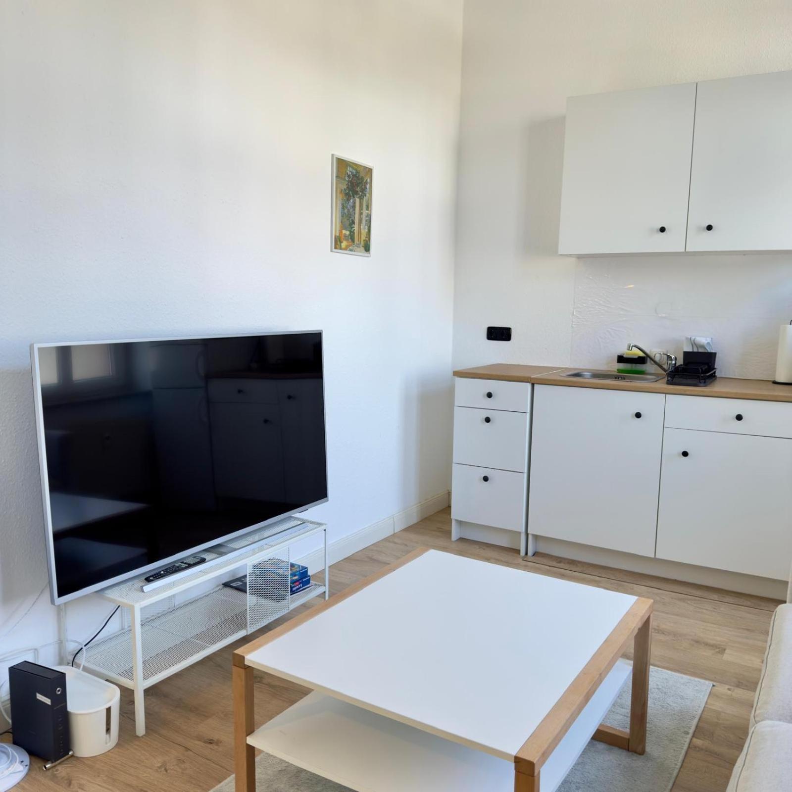 Raha Apartments - Charmantes Studio-Apartment - Hbf - Gratis Parkplatz Erfurt Exteriör bild