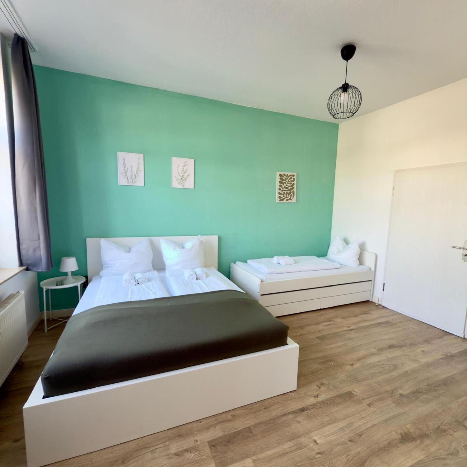 Raha Apartments - Charmantes Studio-Apartment - Hbf - Gratis Parkplatz Erfurt Exteriör bild